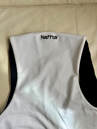 Camiseta Fitness Naffta Blanca y Negra