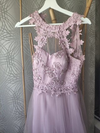 Vestido rosa corto encaje, un uso
