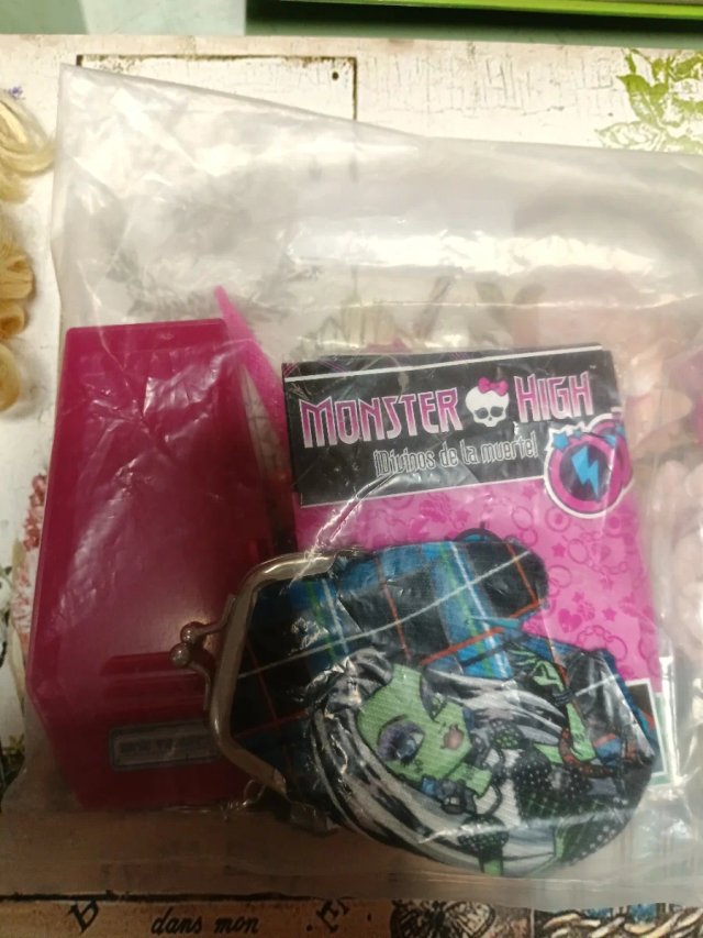 Lote Monster High Muñeca y Accesorios OFERTA