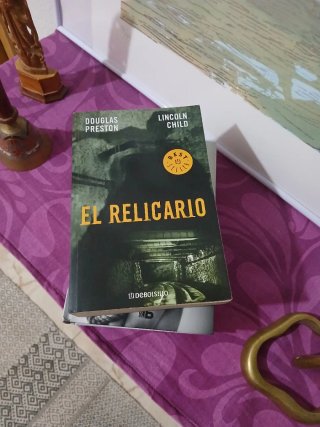 4 títulos de libros de Crimen y misterio