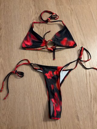 Bikini Shein Negro y Rojo