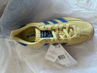 Zapatillas Adidas Gazelle Amarillas y Azules