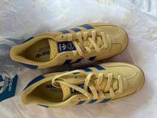 Zapatillas Adidas Gazelle Amarillas y Azules