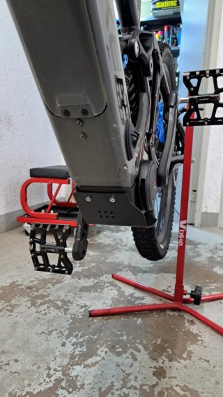 PROTECTOR MONDRAKER LEVEL AÑO 25/26  MOTOR BOSCH 5
