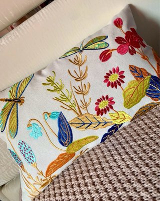 Funda Cojín 50x30.Bordado.Flores,Libélulas.70%Lino