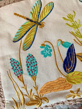 Funda Cojín 50x30.Bordado.Flores,Libélulas.70%Lino