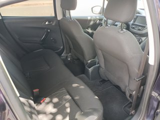 Peugeot 208 1.2i 82cv