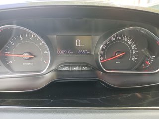 Peugeot 208 1.2i 82cv