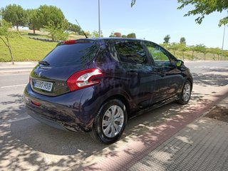 Peugeot 208 1.2i 82cv