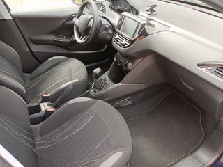Peugeot 208 1.2i 82cv