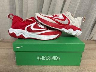 Zapatillas Nike Giannis Rojas y Blancas