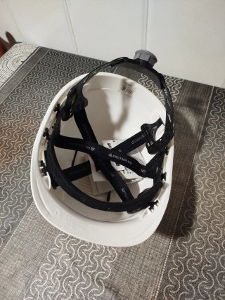 Casco de obra blanco