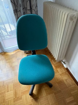 Mesa Ordenador con su silla Madera y Metal