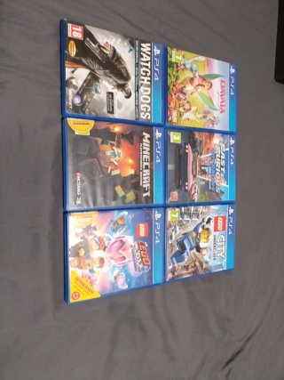 PlayStation 4 500gb Negra con caja + 6 Juegos