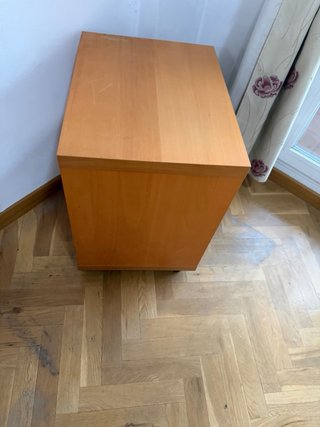 Mueble auxiliar con ruedas