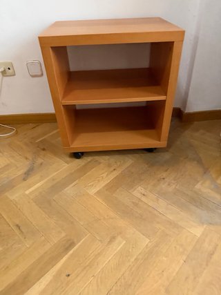 Mueble auxiliar con ruedas
