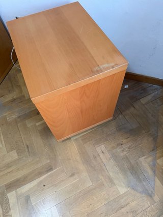 Mueble auxiliar con ruedas