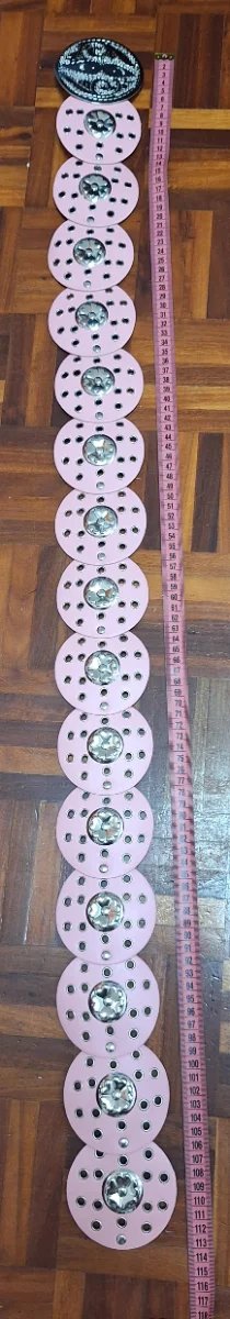 Cinturón Boho Y2K Rosa con Medallones Plateados