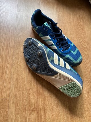 Zapatillas clavos Adidas atletismo