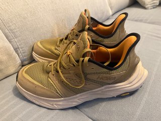 Zapatilla Trail Hoka Anacapa Freedom piel malla