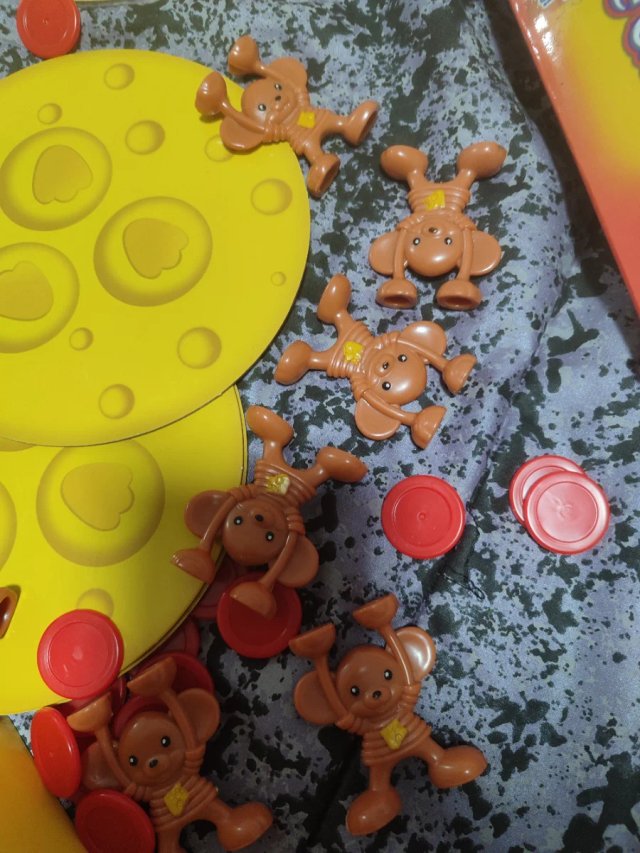 Pack 2 Juegos: Montón de Queso y Risk Junior