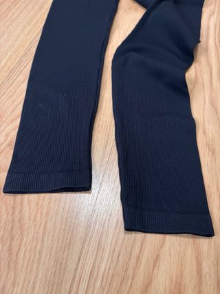 Mono canalé spandex negro. Talla M-L. Pull&Bear.