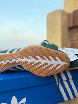 Adidas Verdes y Blancas Talla 42