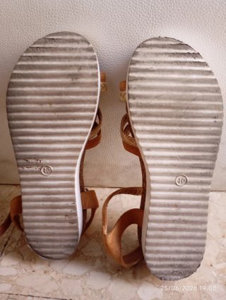Sandalias de Verano Marrones y Doradas