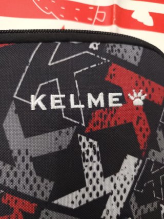 Funda Porta Tablet Kelme Negra y Roja