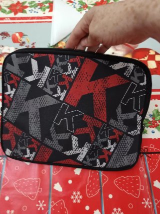 Funda Porta Tablet Kelme Negra y Roja