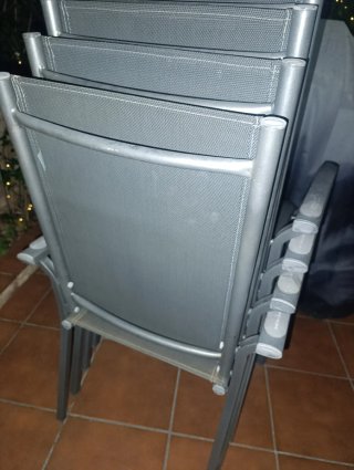 Mesa y 4 sillas de exterior