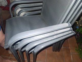 Mesa y 4 sillas de exterior