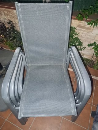Mesa y 4 sillas de exterior