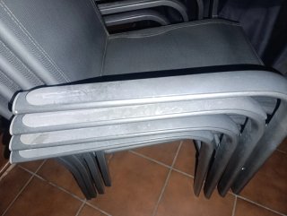 Mesa y 4 sillas de exterior
