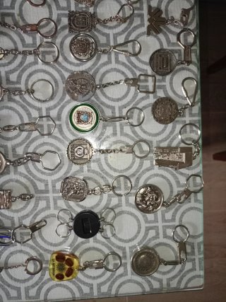 Lote de llaveros antiguos variados