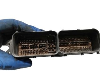 Centralita motor uce kia 391712a520 carens 2565551