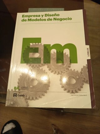 Libro de economía de 2 bach