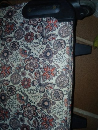 Maletín con ruedas estampado