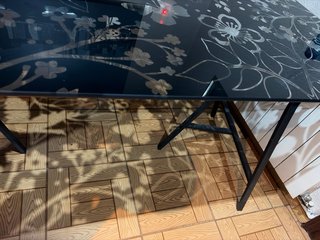 Mesa Comedor Cristal Negra y Dorada