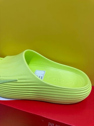 Chanclas Nike ReactX Rejuvn8 Slide Verde Neón