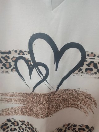 Camiseta sin mangas con corazones