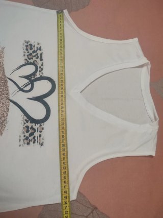 Camiseta sin mangas con corazones