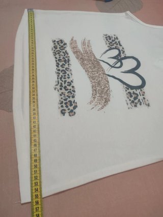 Camiseta sin mangas con corazones