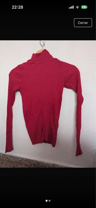 Jersey fino cuello alto rojo