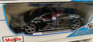 Maisto Lamborghini Countach LPI 800-4 1/18