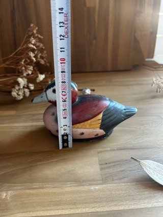 Pato de porcelana policromada