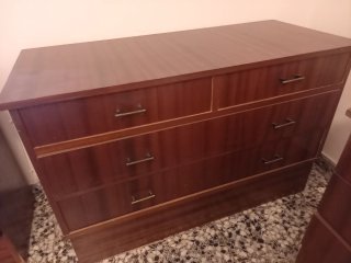 Cómoda, 2 mesitas y espejo vintage