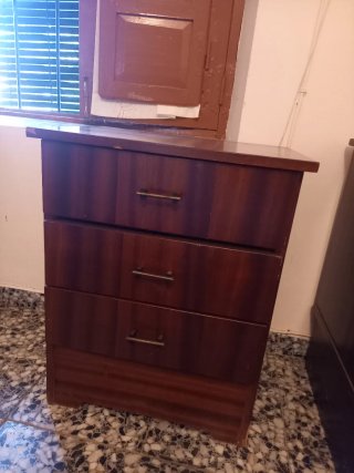 Cómoda, 2 mesitas y espejo vintage