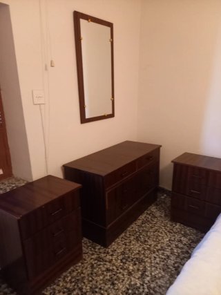 Cómoda, 2 mesitas y espejo vintage