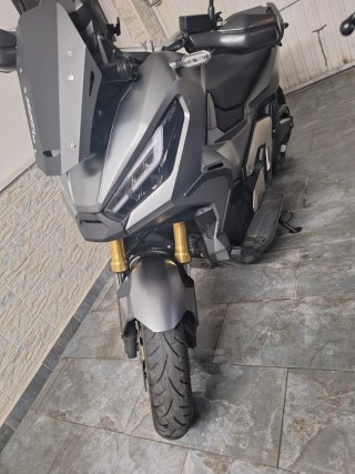 Honda X-ADV 750 Gris